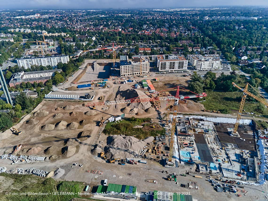 19.09.2021 - Aktuelle Luftbilder aus dem Alexisquartier und Pandion Verde in Neuperlach in München